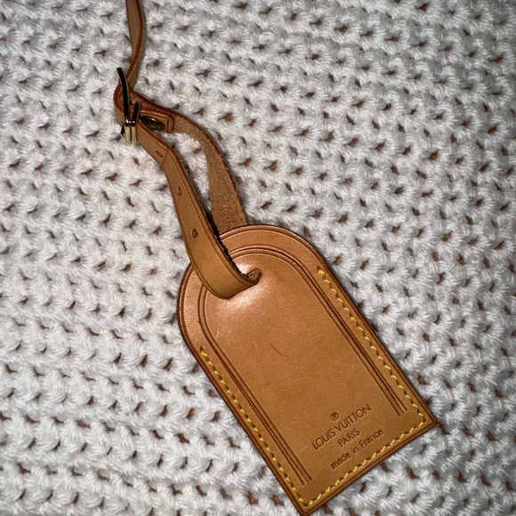 LOUIS VUITTON luggage tag 🏷️ - Picture 5 of 5